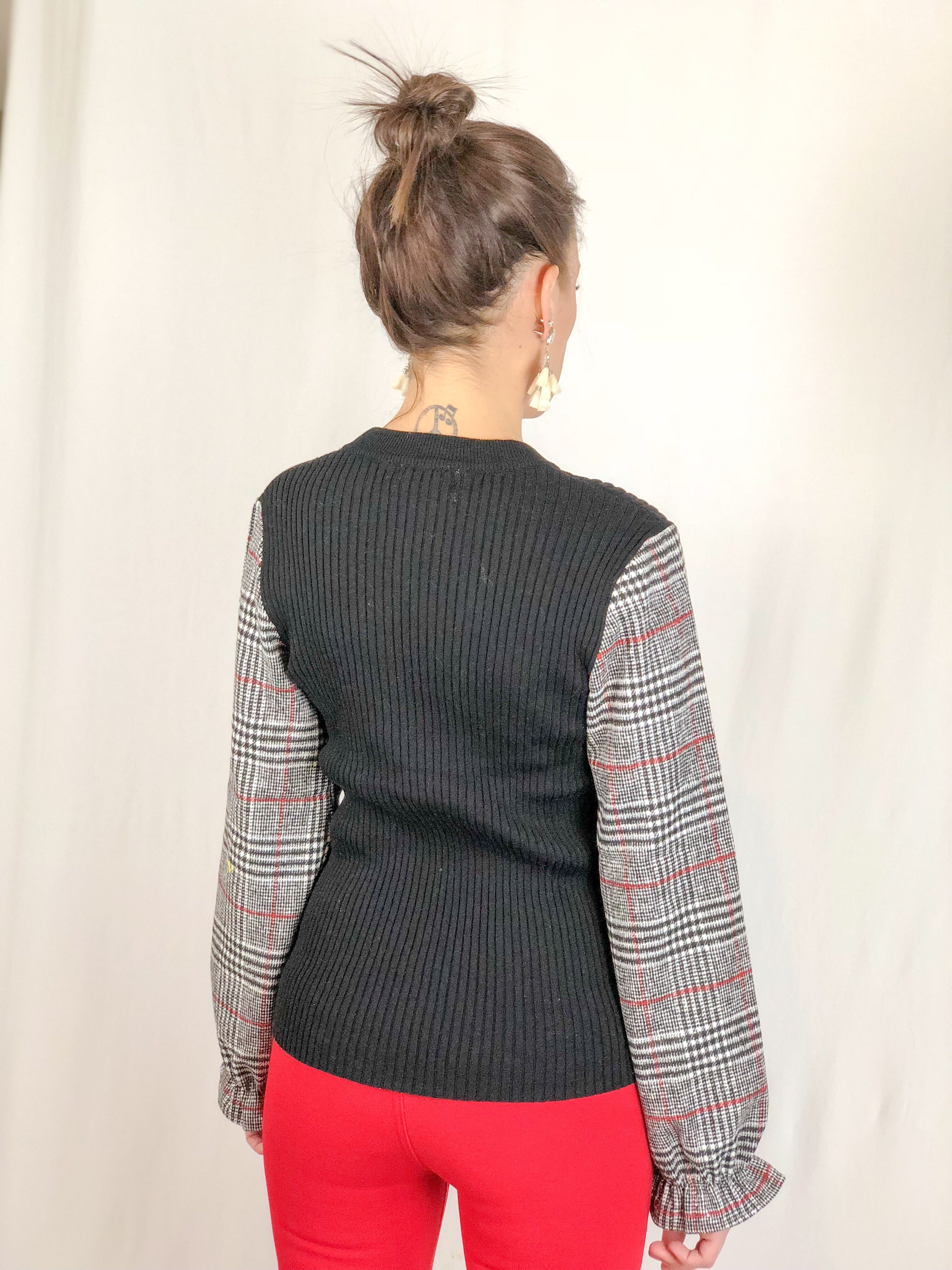 PLAID SLEEVE SWEATER